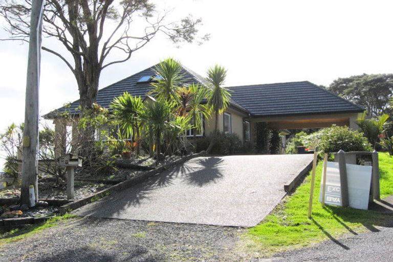 Photo of property in 27 Tui Crescent, Waiatarua, Auckland, 0604