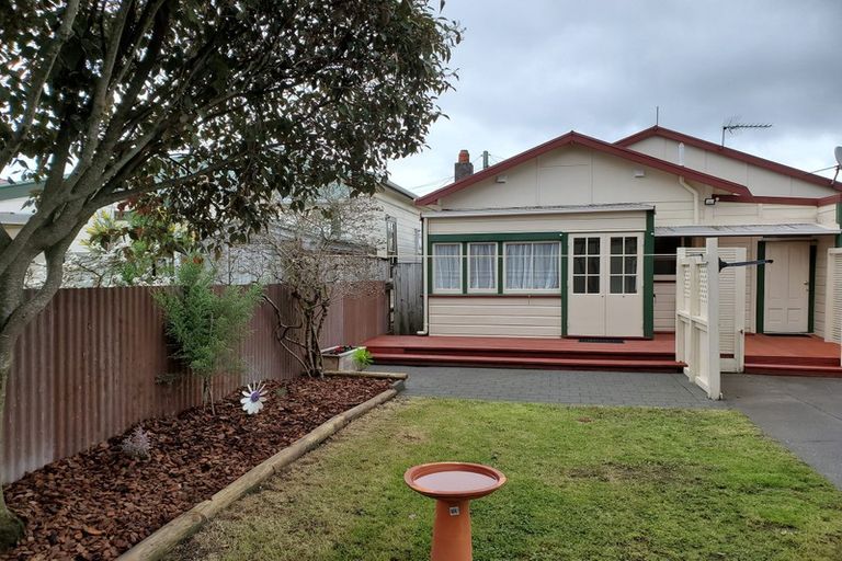 Photo of property in 21 Adelaide Street, Petone, Lower Hutt, 5012