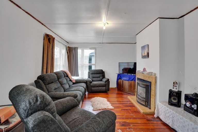 Photo of property in 10 Acourt Street, Hawera, 4610