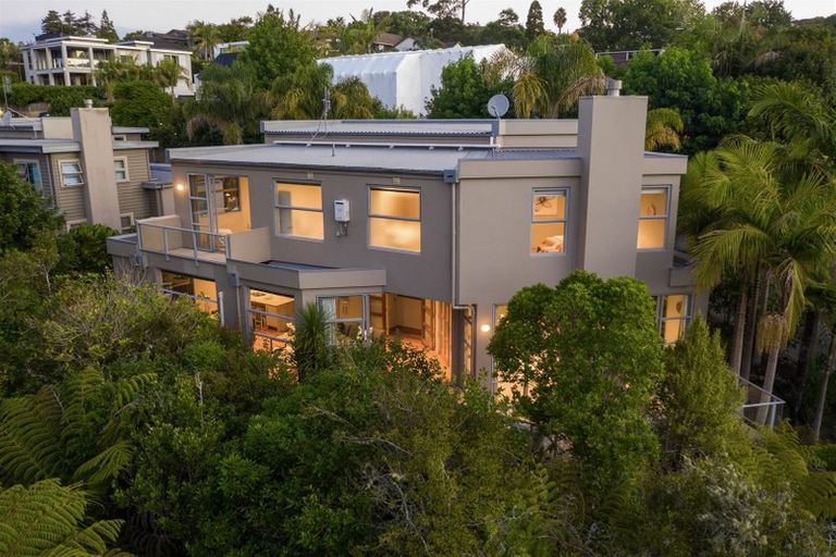 Photo of property in 14 Kahikatea Close, Campbells Bay, Auckland, 0630