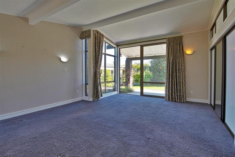 Photo of property in 16a Howard Road, Taradale, Napier, 4112
