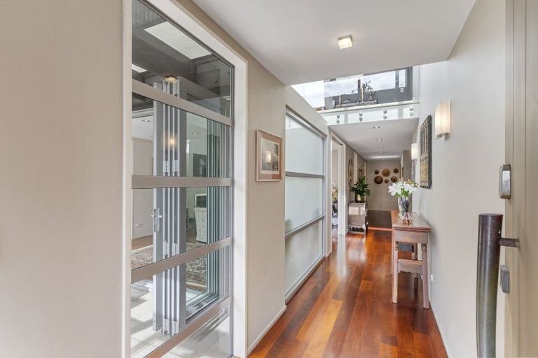 Photo of property in 13 Maritime Terrace, Birkenhead, Auckland, 0626