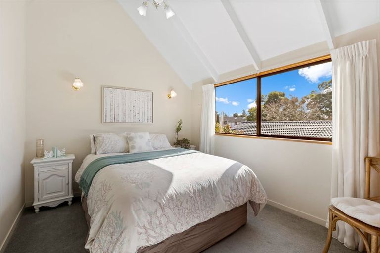 Photo of property in 4 Godfrey Place, Ilam, Christchurch, 8041