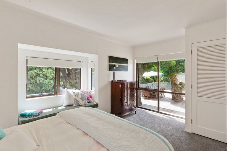 Photo of property in 38 Glenelg Road, Red Beach, 0932