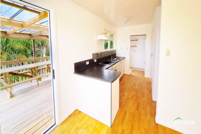 Photo of property in 67 Pine Avenue, Henderson, Auckland, 0612