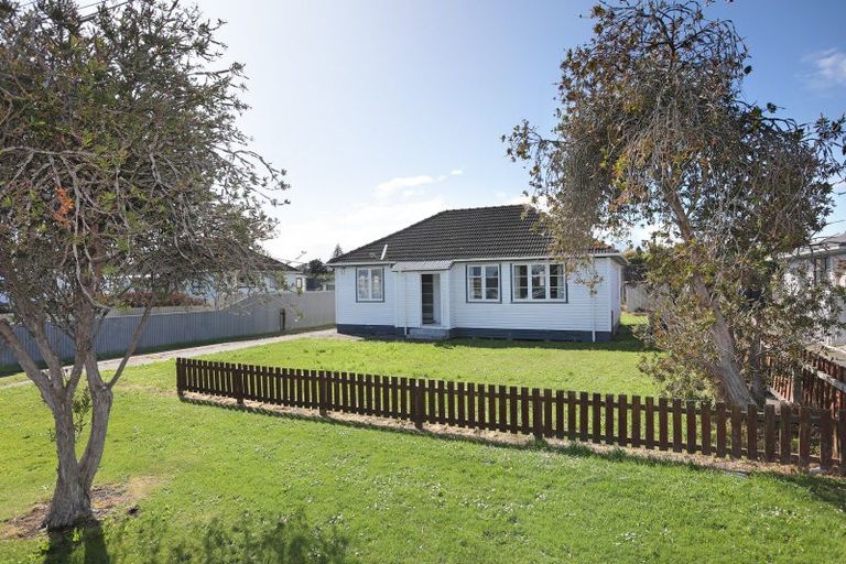 Photo of property in 7 Gladstone Street, Foxton, 4814