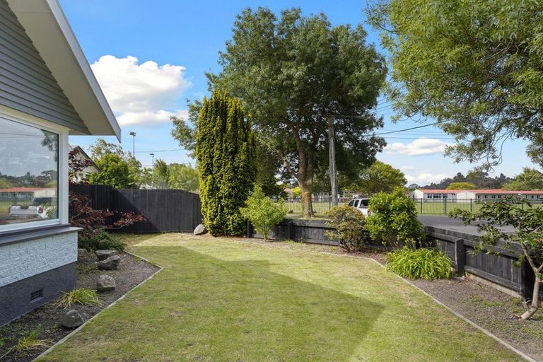 Photo of property in 45 Emlyn Place, Avondale, Christchurch, 8061