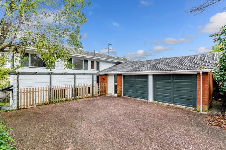 Photo of property in 33 Meadowvale Avenue, Forrest Hill, Auckland, 0620