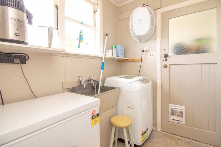 Photo of property in 10 Belfast Place, Roslyn, Palmerston North, 4414