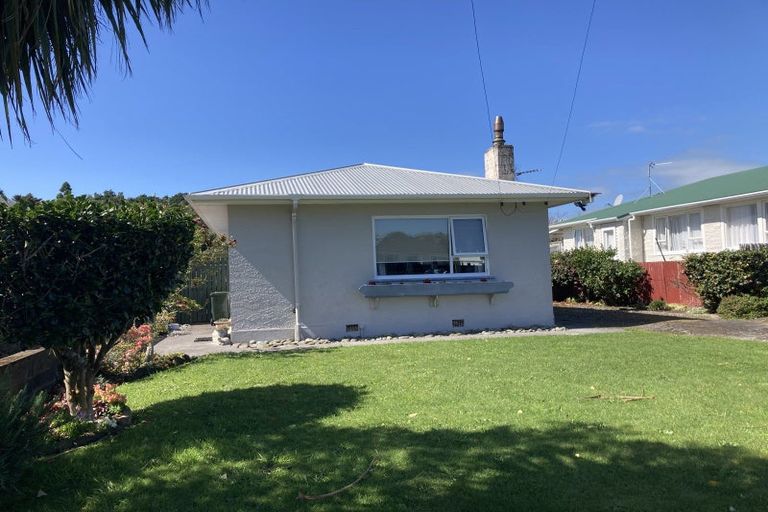 Photo of property in 42 Blake Street, Waitara, 4320