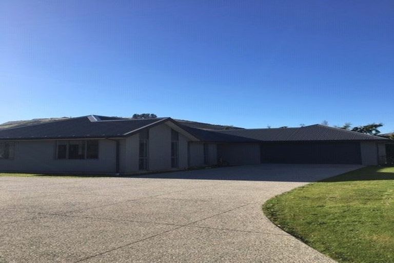 Photo of property in 16 Cone Peak Close, Lake Hayes, Queenstown, 9304