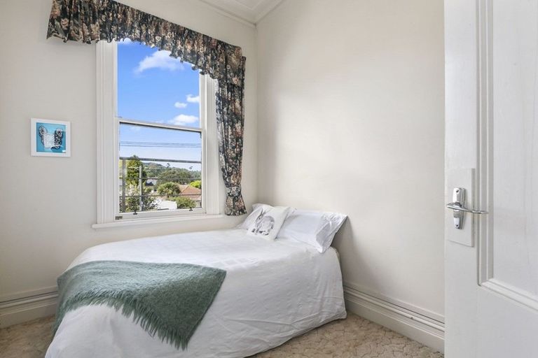 Photo of property in 186 Queen Street North, North Dunedin, Dunedin, 9016