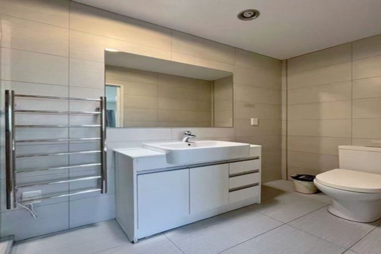 Photo of property in 43 Frank Nobilo Drive, Golflands, Auckland, 2013