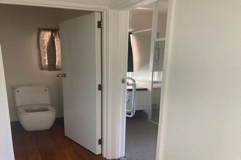 Photo of property in 15 Hattaway Avenue, Bucklands Beach, Auckland, 2012