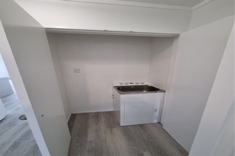 Photo of property in 36 Lorikeet Place, Unsworth Heights, Auckland, 0632