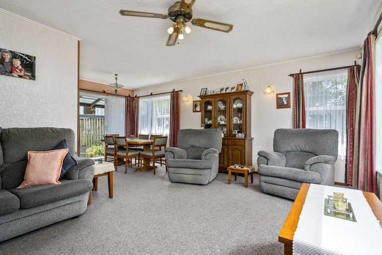 Photo of property in 88 Glendene Avenue, Glendene, Auckland, 0602