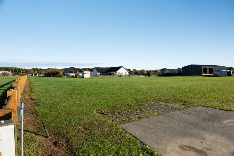 Photo of property in 48 Ochail Way, Otatara, 9879