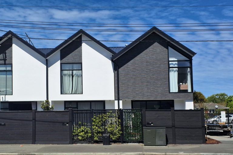 Photo of property in 2/8 New Brighton Road, Shirley, Christchurch, 8061