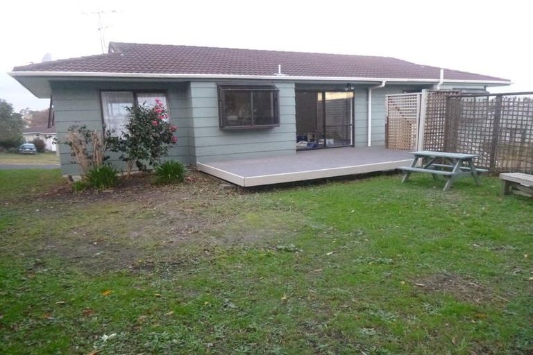 Photo of property in 12 Sumich Place, West Harbour, Auckland, 0618