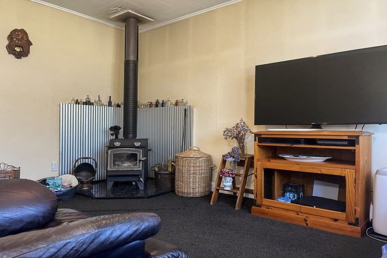 Photo of property in 32 Ranfurly Street, Runanga, 7803