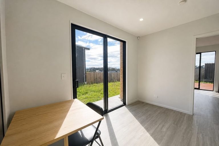 Photo of property in 32 Puwha Street, Massey, Auckland, 0614
