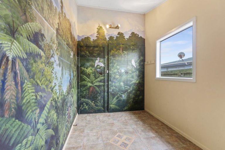 Photo of property in 14 Robert Mckeen Street, Otaki Beach, Otaki, 5512