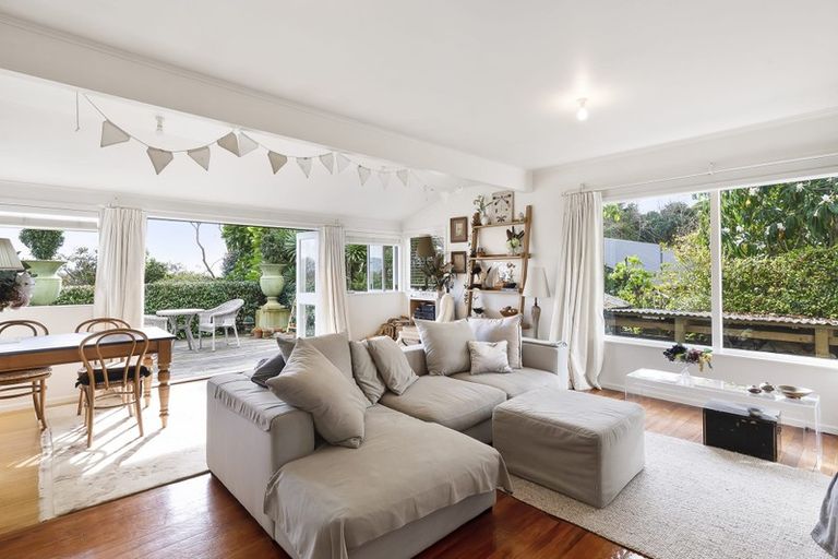 Photo of property in 22 Huia Street, Waikanae, 5036