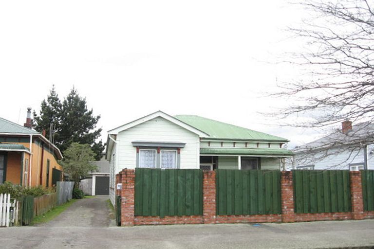 Photo of property in 37 West Street, West End, Palmerston North, 4412