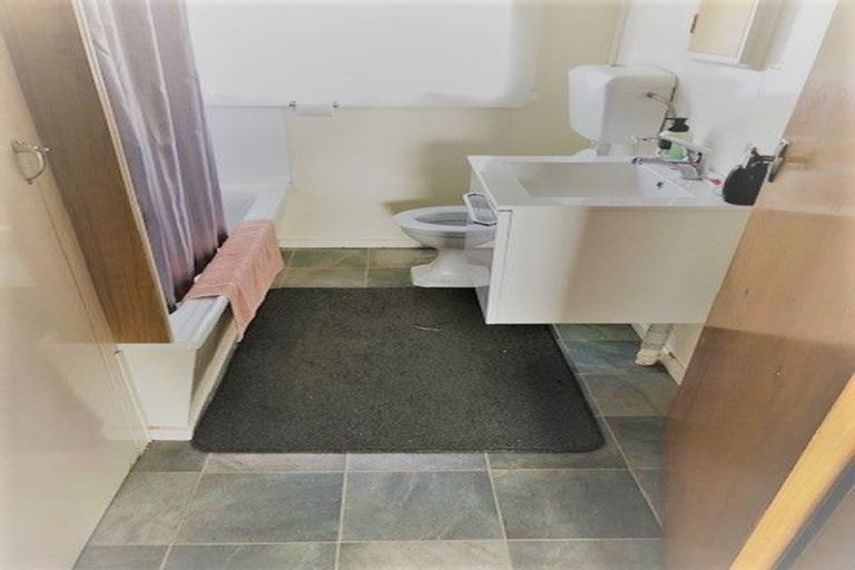 Photo of property in 1-6/74 Hokonui Drive, Gore, 9710