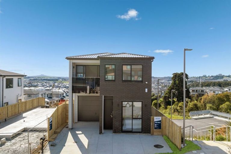 Photo of property in 12 Elevation Street, Flat Bush, Auckland, 2019