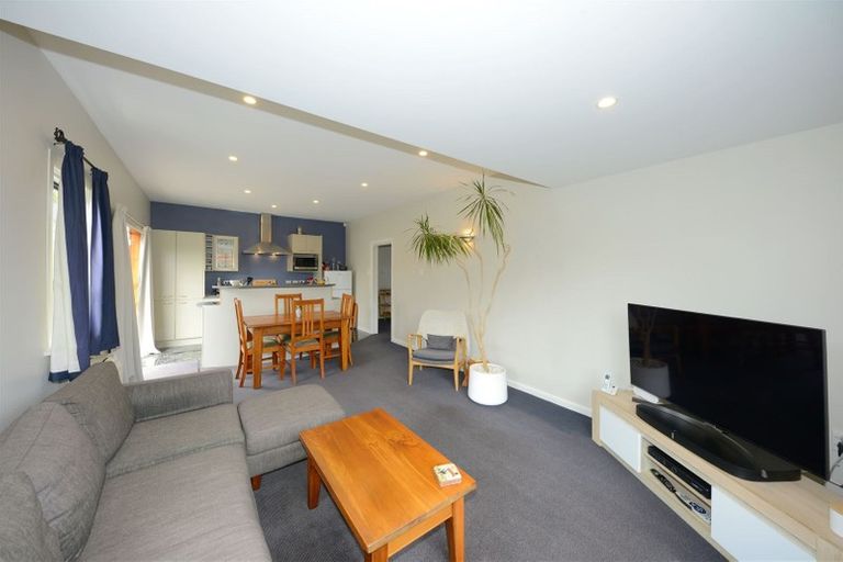 Photo of property in 112 Memorial Avenue, Burnside, Christchurch, 8053