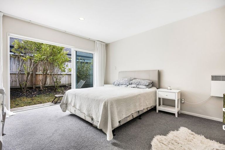 Photo of property in 15 Somerset Place, Stanmore Bay, Whangaparaoa, 0932
