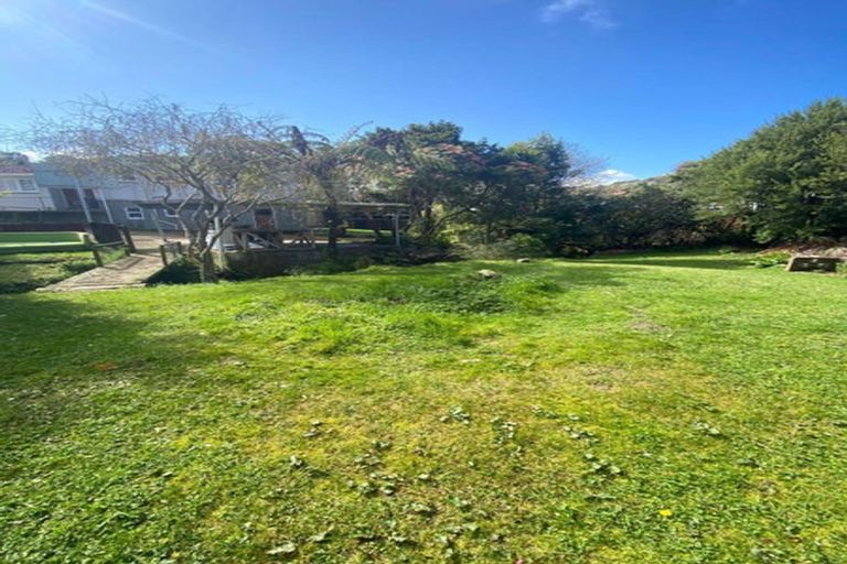 Photo of property in 19 Thurleigh Grove, Karori, Wellington, 6012