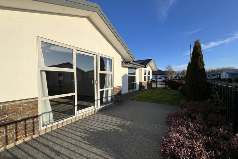 Photo of property in 5 Robalan Close, Halswell, Christchurch, 8025