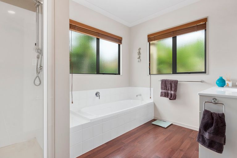 Photo of property in 90 Rowesdale Drive, Ohauiti, Tauranga, 3112