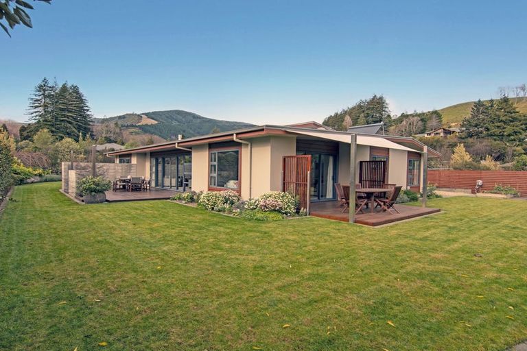 Photo of property in 4 Tussock Place, Stoke, Nelson, 7011