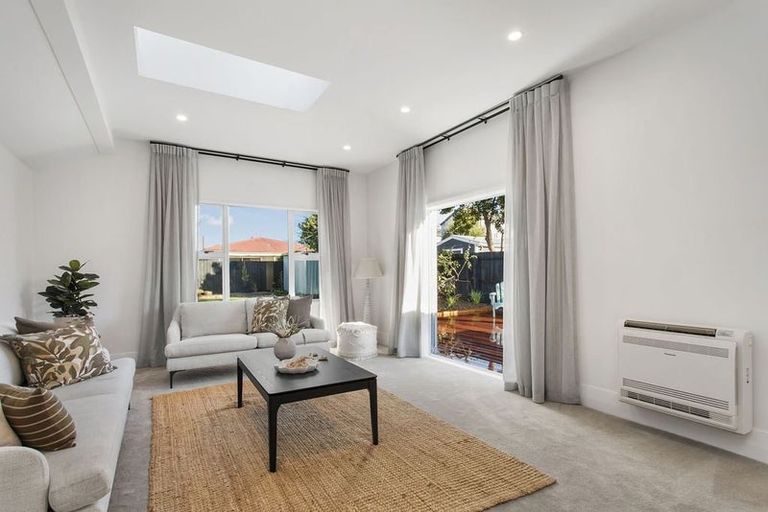 Photo of property in 76 Clare Road, St Albans, Christchurch, 8014