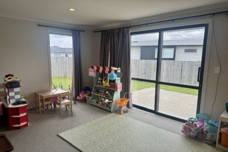 Photo of property in 168 Navigation Drive, Whitby, Porirua, 5024