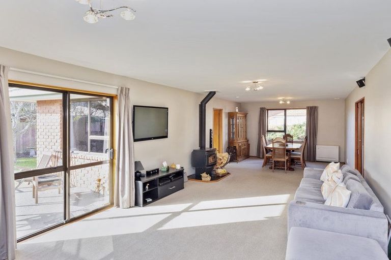 Photo of property in 8 Orlando Crescent, Waimairi Beach, Christchurch, 8083