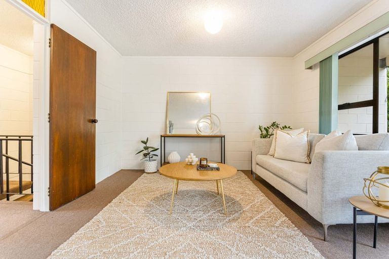 Photo of property in 2/40 Evans Road, Glen Eden, Auckland, 0602