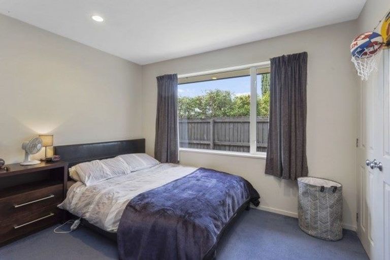 Photo of property in 4 Cobden Place, Woodend, 7610