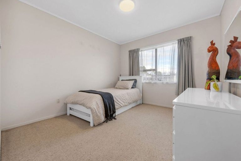 Photo of property in 1/9 Tina Place, Sunnyhills, Auckland, 2010