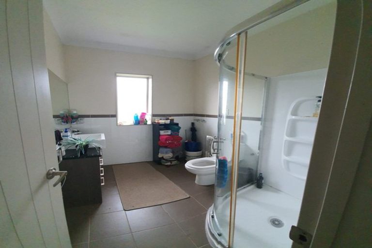 Photo of property in 108 San Marino Drive West, Henderson, Auckland, 0612