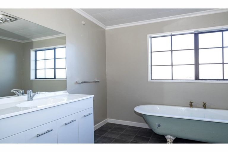 Photo of property in 32 Rathmore Street, West End, Timaru, 7910