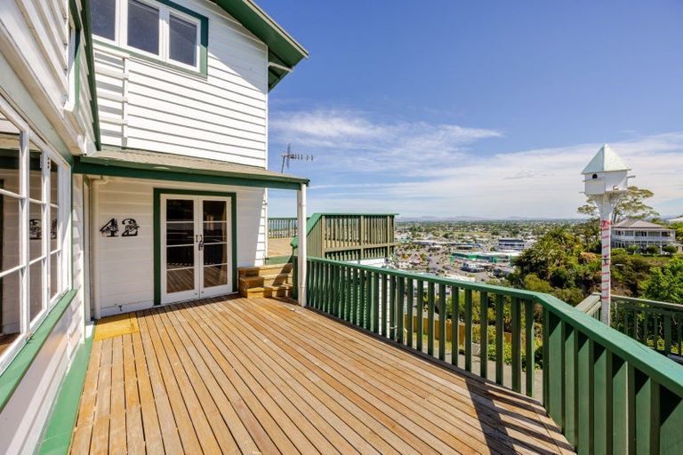 Photo of property in 42 Cameron Road, Bluff Hill, Napier, 4110