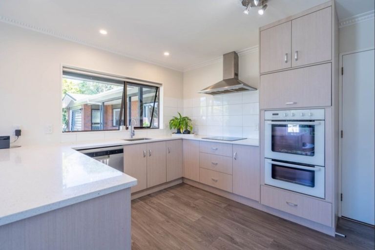 Photo of property in 4 Wakefield Grove, Waikanae, 5036