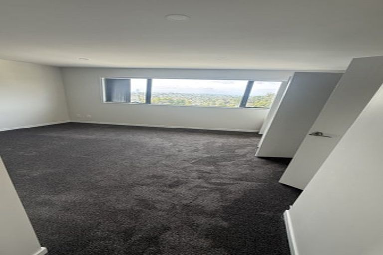 Photo of property in 309 Don Buck Road, Massey, Auckland, 0614