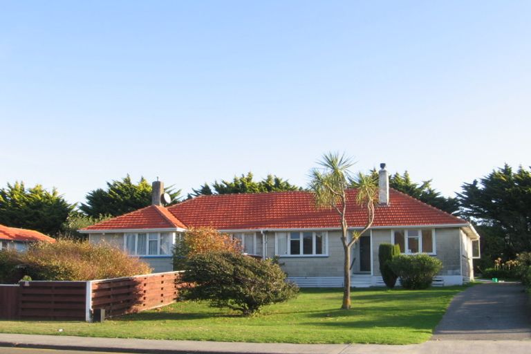 Photo of property in 96 Main Road, Titahi Bay, Porirua, 5022