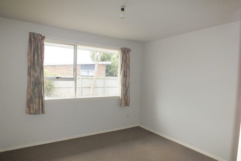 Photo of property in 3/6 Division Street, Riccarton, Christchurch, 8041