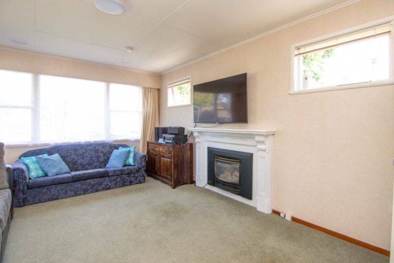 Photo of property in 116 Ruamahanga Crescent, Terrace End, Palmerston North, 4410
